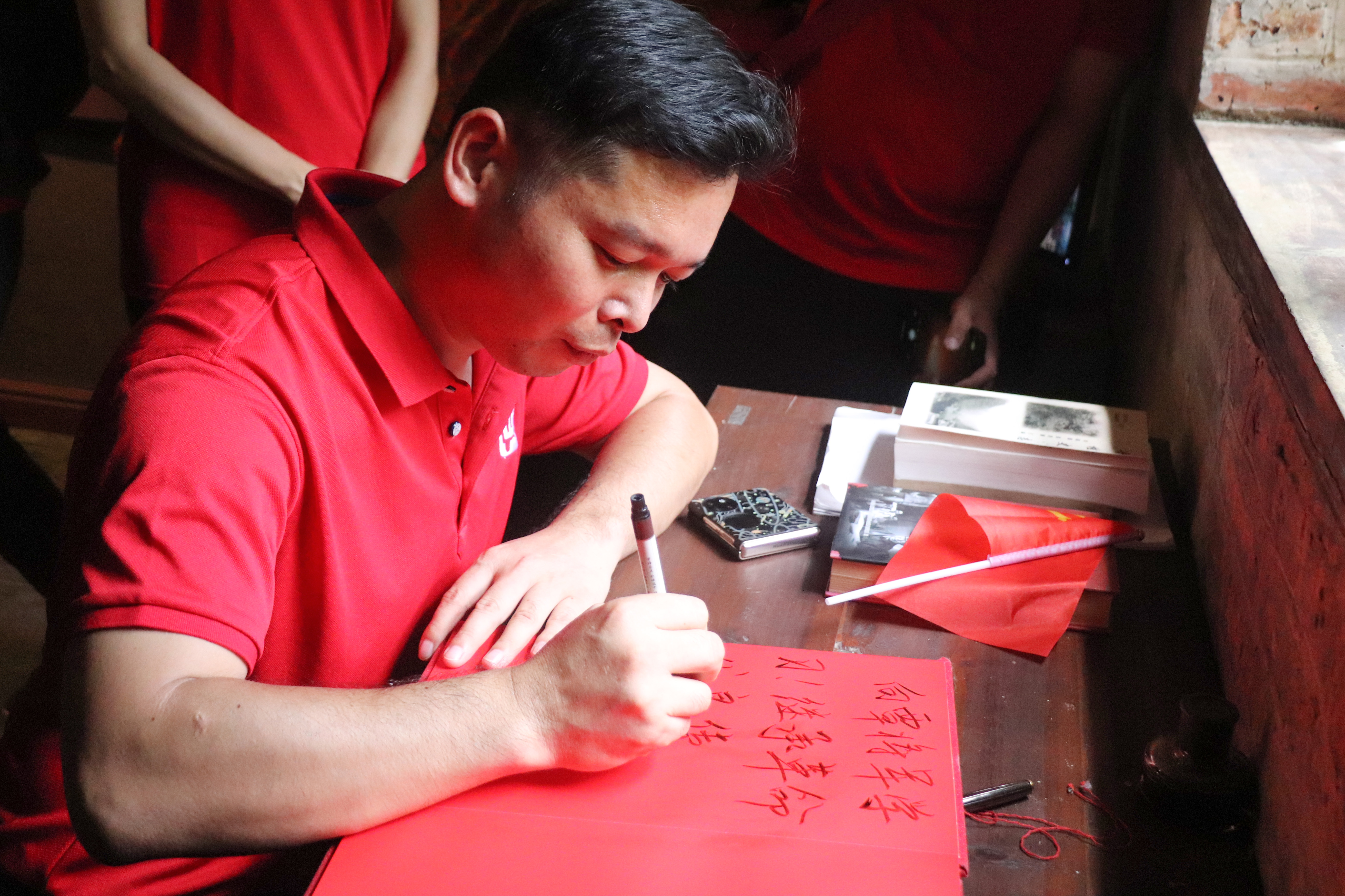 7威壮集团党总支书记、副总经理叶卫东和鼎汇集团党支部书记、董事长庞雪军参观留言.jpg